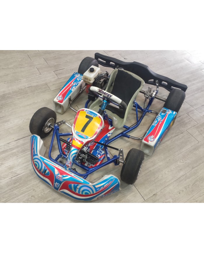 VENDIDO) Kart Baby Energy con motor gasolina Commer 50cc segunda mano